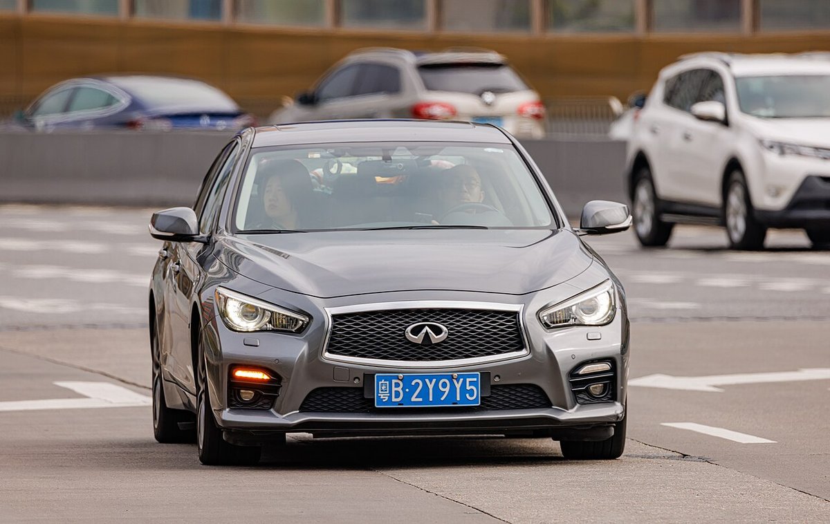 Infiniti Q50 Red Sport 400 – Twin-turbo evoluce