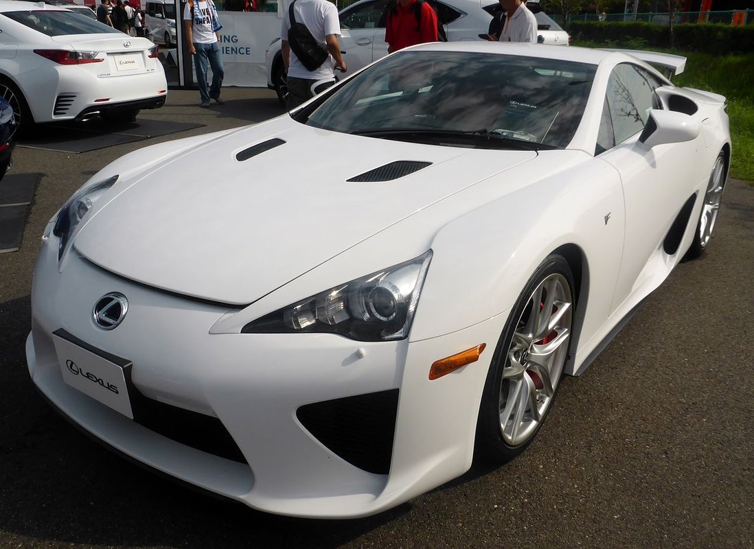Lexus LFA (2010-2012) – Japonský supersport