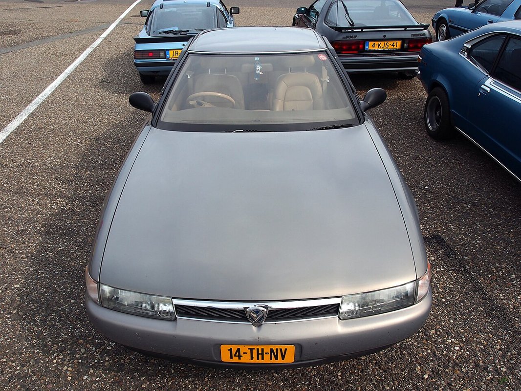 Mazda Eunos Cosmo JC (1990-1996) – Třírotorová vlajková loď