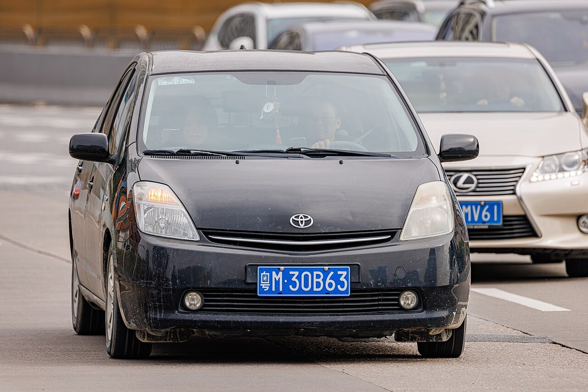 Toyota Prius XW20 (2003-2009) – Ikona se rodí