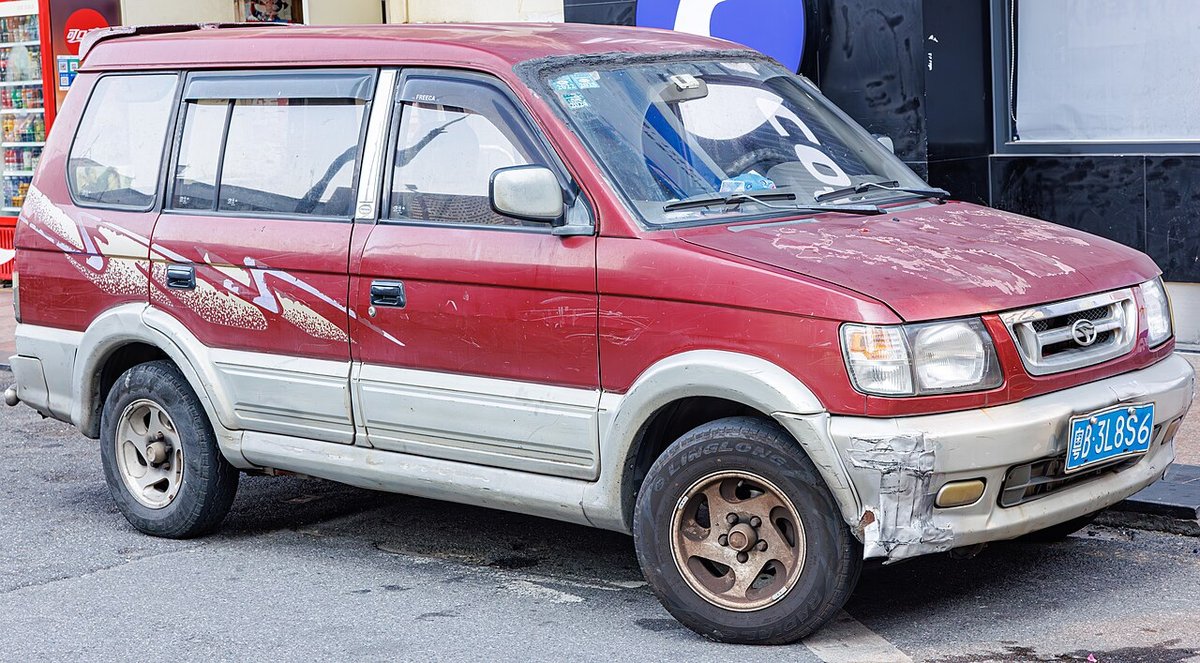 Mitsubishi Adventure / Freeca 0. generace (VA/VB)