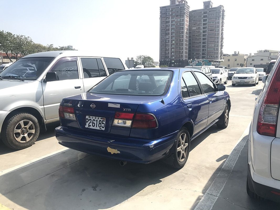 Nissan Sentra 4. generace (B14)