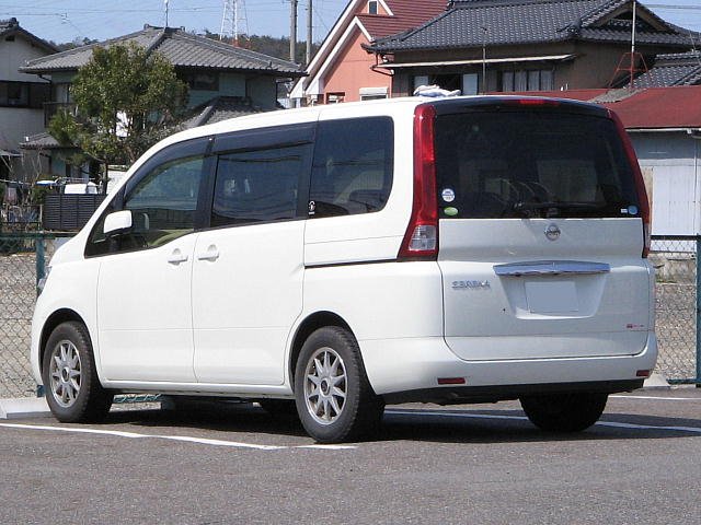 Nissan Serena 3. generace (C25)