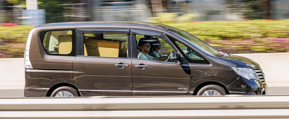 Nissan Serena 4. generace (C26)