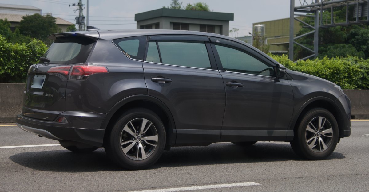 Toyota RAV4 4. generace (XA40)